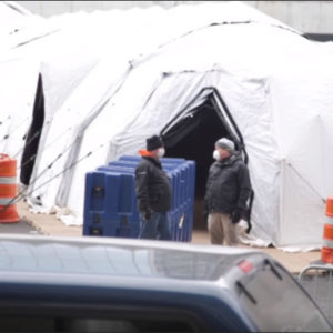 Mỹ: New York, các lò thiêu hoạt động hết công suất – 45 xe đông lạnh chuẩn bị “chứa xác người”