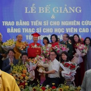 Vương Tấn Việt, một hầm phốt của nền giáo dục Xã hội Chủ nghĩa đang bị bung nắp?