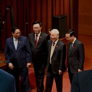 越共总书记阮富仲对内部高层处以“荣誉退出”政策背后的目的是什么？